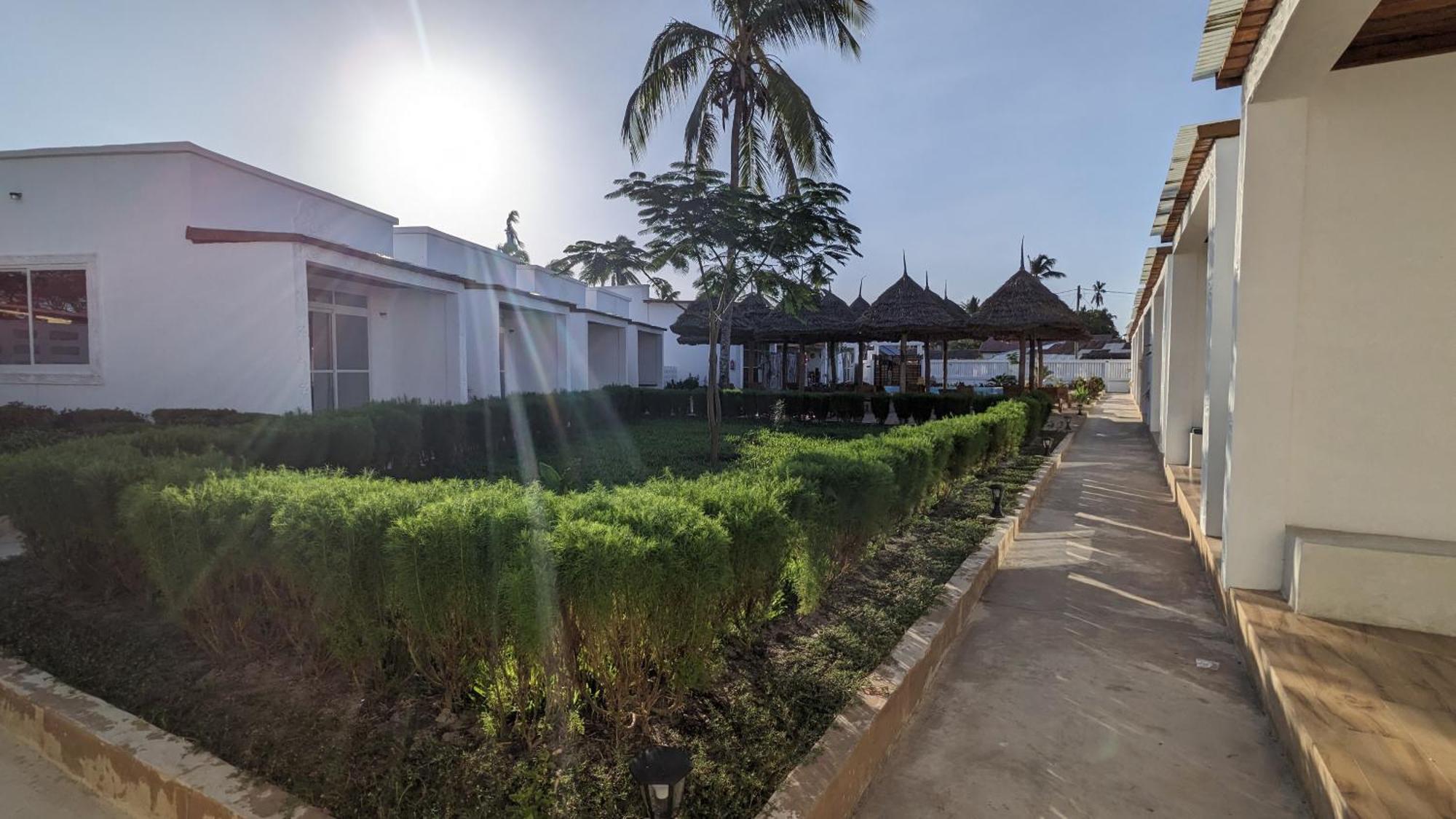 Mafia Dream Hotel คิลินโดนี ภายนอก รูปภาพ