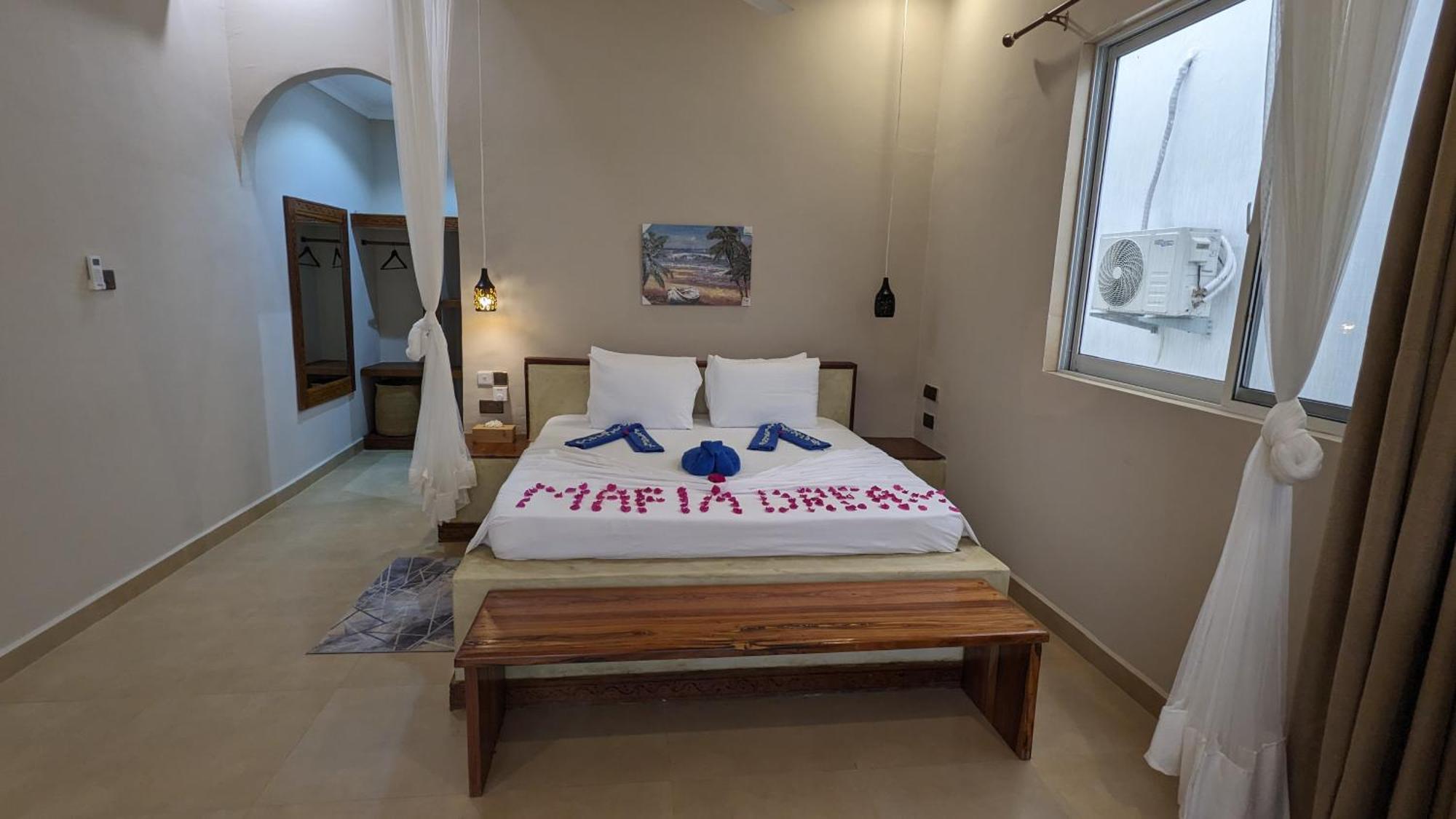 Mafia Dream Hotel คิลินโดนี ภายนอก รูปภาพ